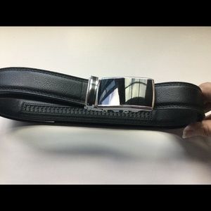 COMFORT CLICK MEN’S ADJUSTABLE BLACK LEATHER BELT